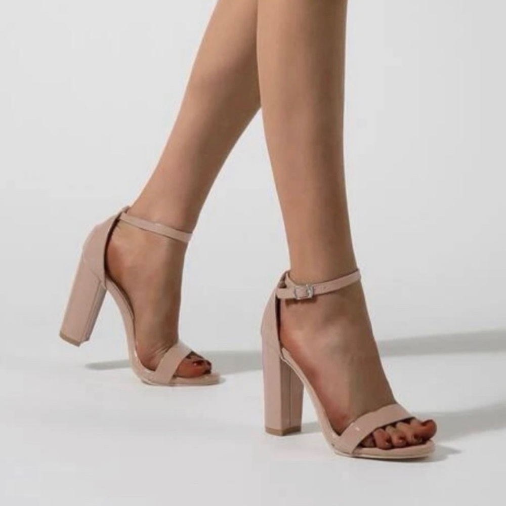Great block heel sandals in dusty pink!